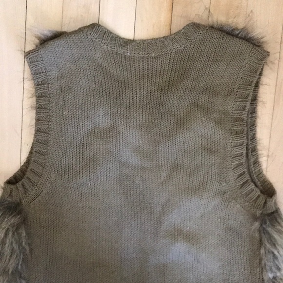 Faux Fur Vest - Picture 3 of 3